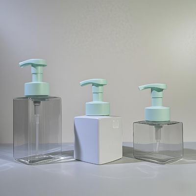 زجاجة مضخة لوشن تجميلية مربعة الشكل مع مادة PET ومضخة ضغط لتغليف العناية بالبشرة