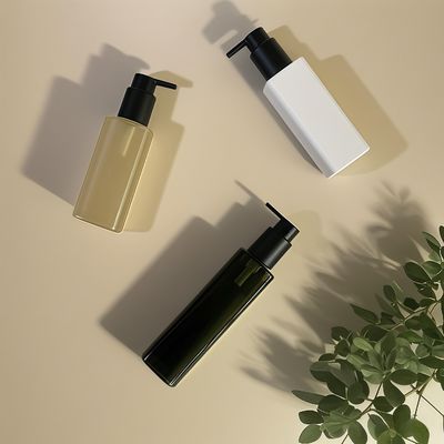 زجاجة بلاستيكية مربعة الشكل من البولي إيثيلين تيرفثالات مع ختم مضخة ضغط لتعبئة مستحضرات التجميل والعناية الشخصية بألوان مخصصة